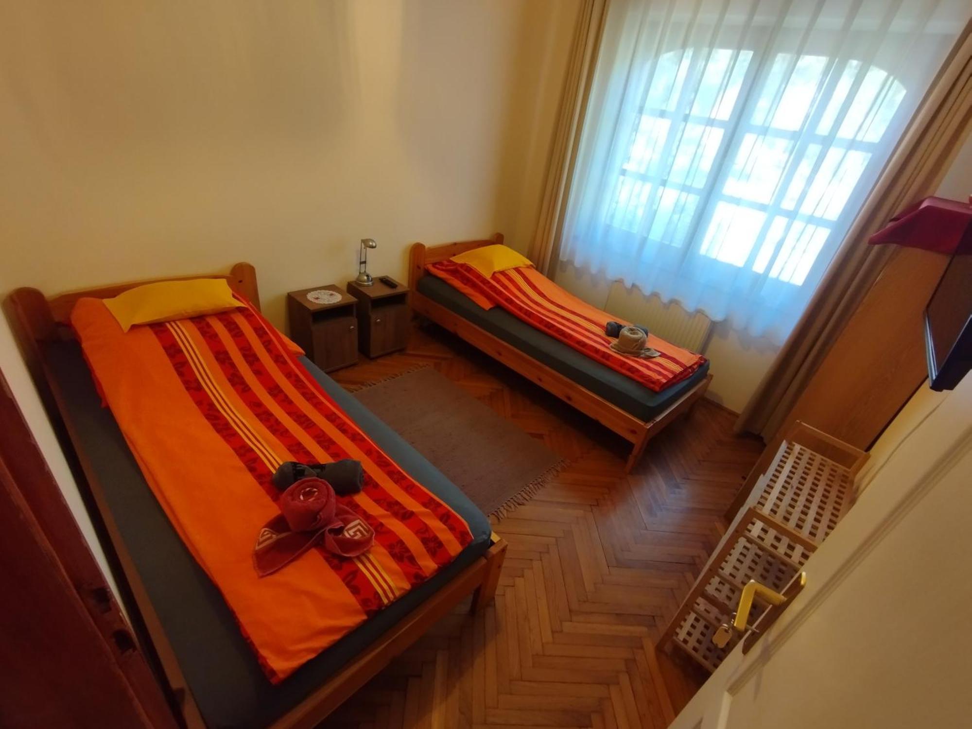 Liget Szálláshely Berettyóújfalu Exterior foto