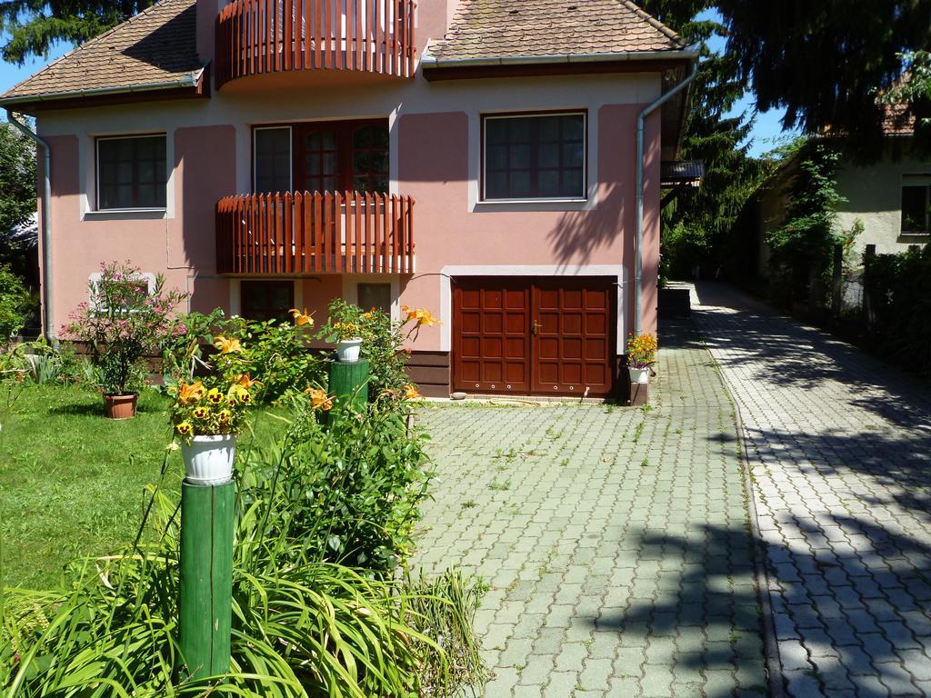 Liget Szálláshely Berettyóújfalu Exterior foto