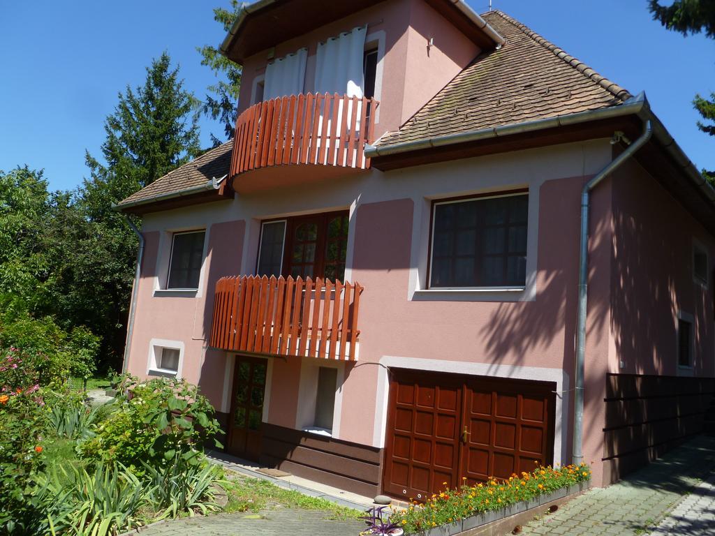 Liget Szálláshely Berettyóújfalu Exterior foto